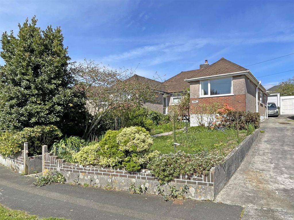 3 bed semidetached bungalow for sale in Vicarage Gardens, St Budeaux