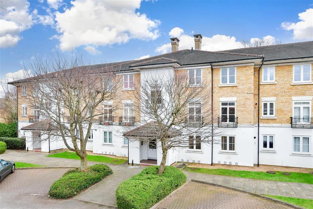 1 bed flat for sale in Kingswood Drive, Sutton, Surrey SM2, £230,000