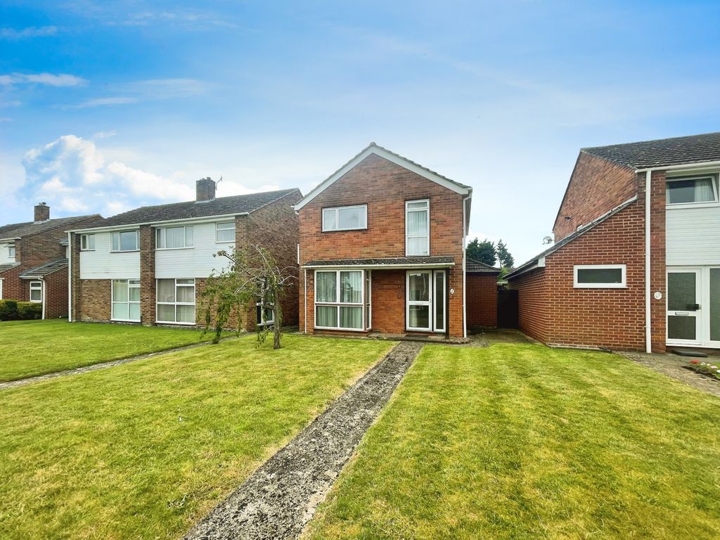 3 bed detached house for sale in Field Close, Kidlington OX5, £375,000