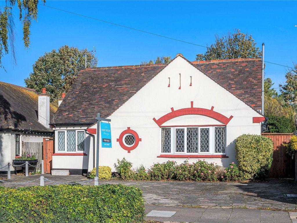 3 bed bungalow for sale in Acacia Drive, Thorpe Bay, Essex SS1 Zoopla