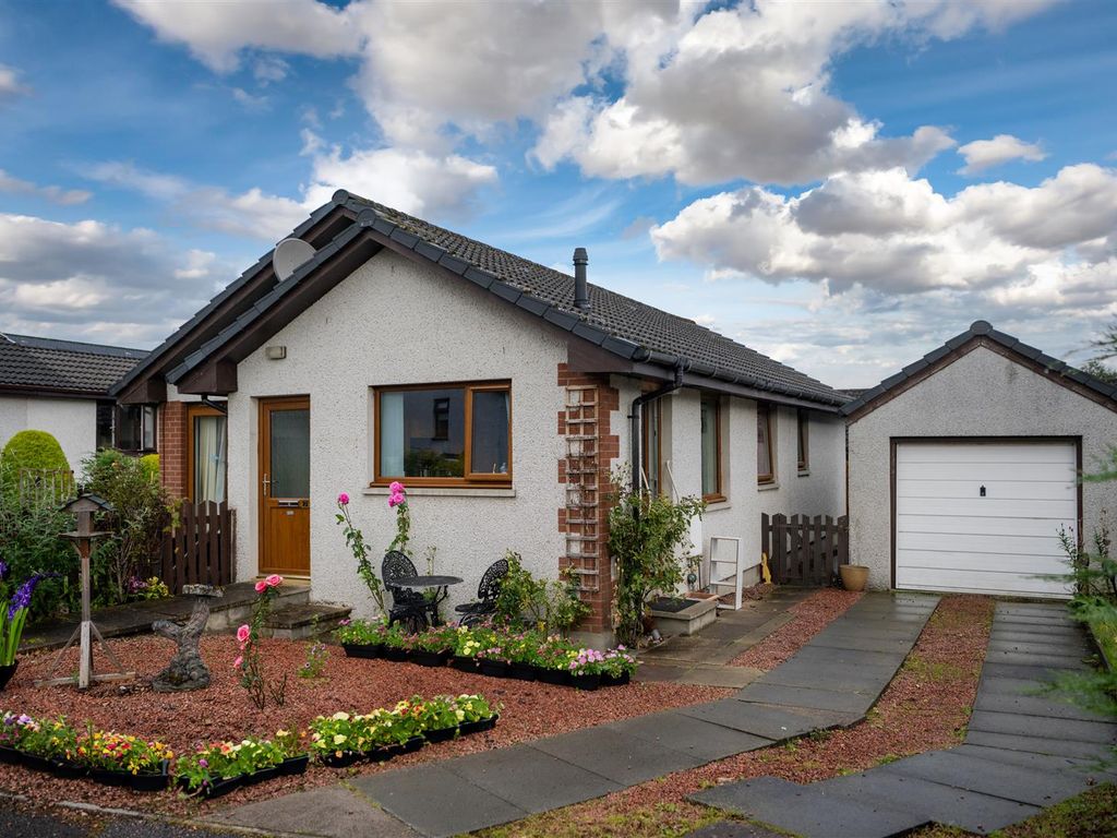 3 bed bungalow for sale in Newton Place, Kirkhill IV5, £210,000 Zoopla