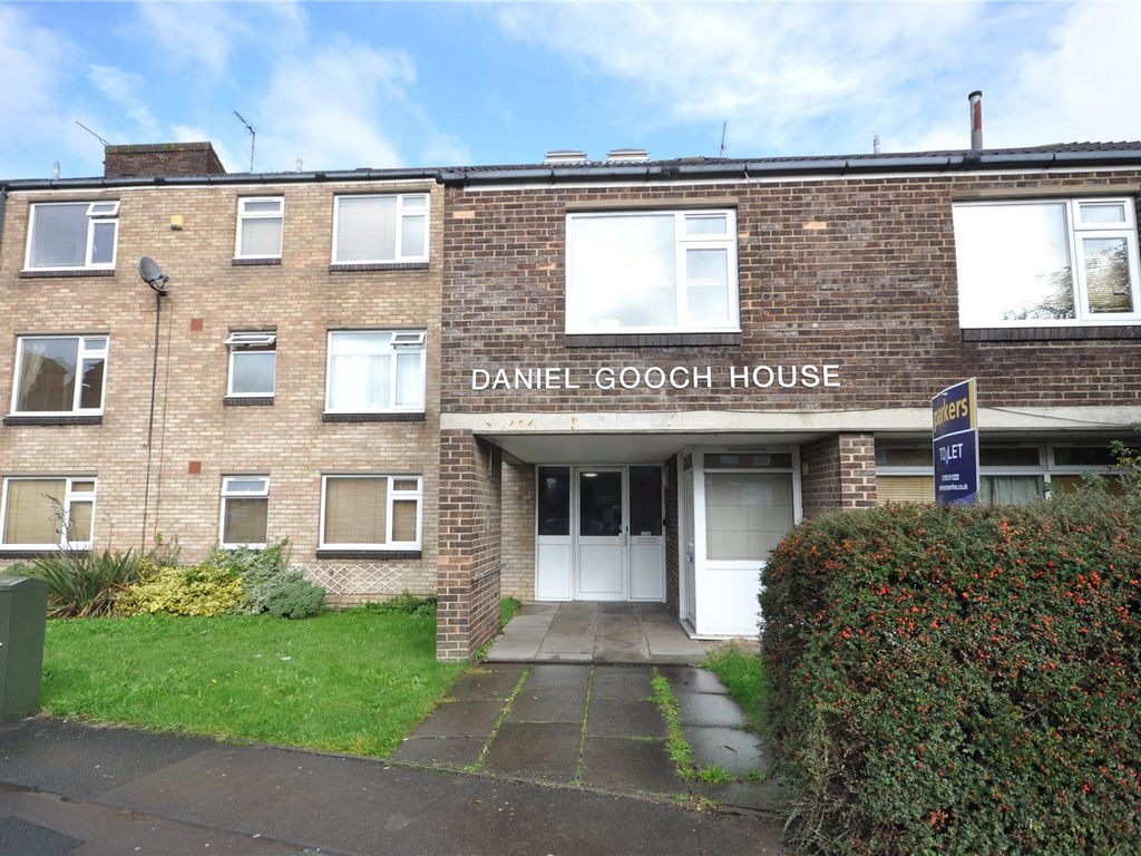 Studio to rent in Rodbourne Road, Swindon SN2, £560 pcm Zoopla