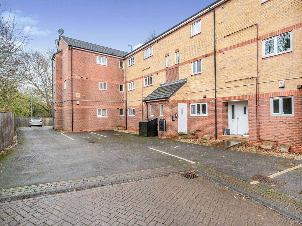 1 bed flat to rent in Station Road, South Elmsall, Pontefract, West