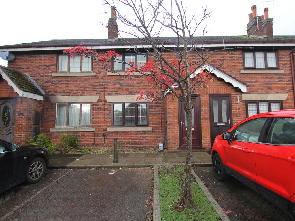 3 bed town house to rent in Marleyer Close, Moston, Manchester M40, £