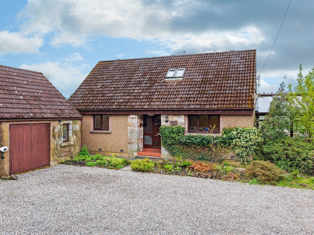 4 bed detached house for sale in Forestmill, Alloa, Clackmannanshire