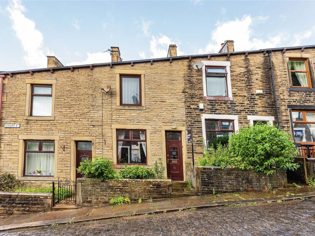 3 bed terraced house for sale in Moore Street, Colne BB8 Zoopla