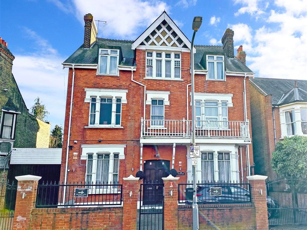 14 bed detached house for sale in Northumberland Avenue, London E12 Zoopla