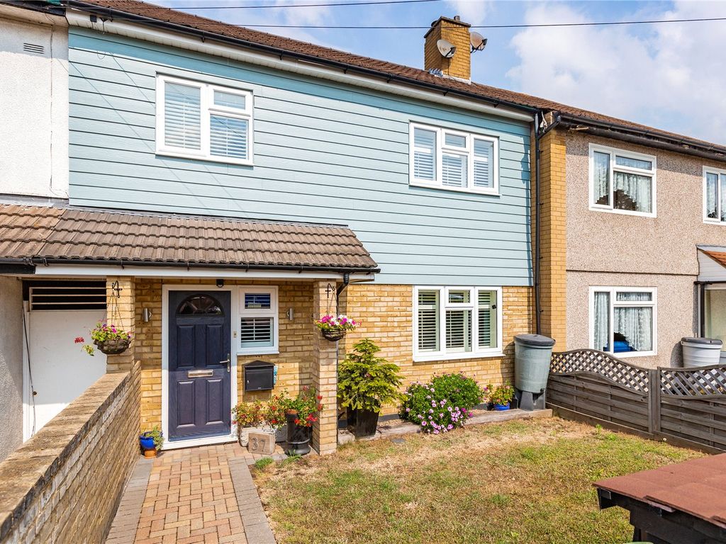 3 bed terraced house for sale in Newbury Close, Harold Hill RM3 Zoopla