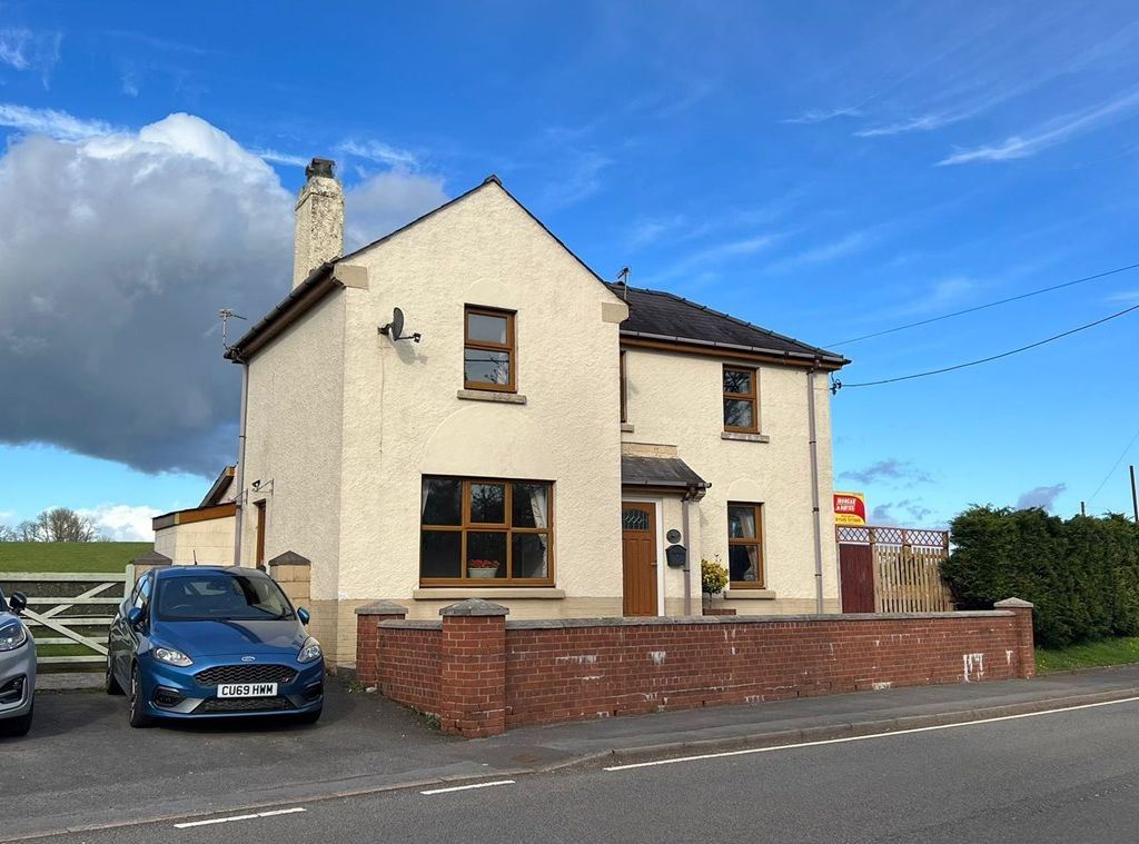 3 bed detached house for sale in Llangyndeyrn, Kidwelly SA17 Zoopla