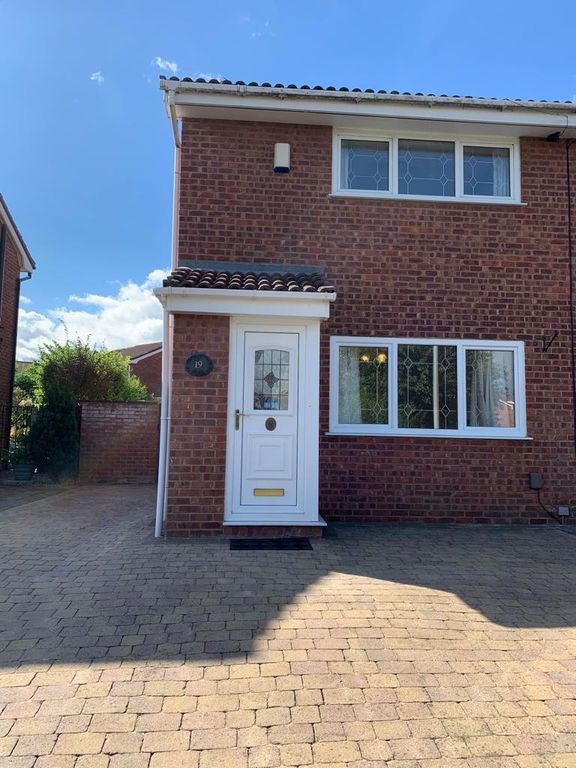 2 bed property to rent in Hebden Avenue, Bredbury, Stockport SK6, £