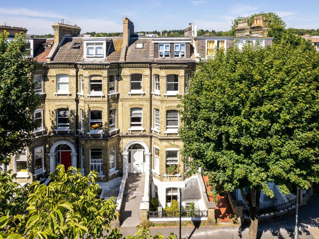1 bed flat for sale in Cromwell Road, Hove BN3, £240,000 Zoopla