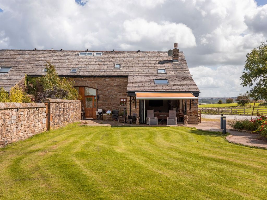 4 bed barn conversion for sale in 2 Horse Hill Farm Barn, Accrington