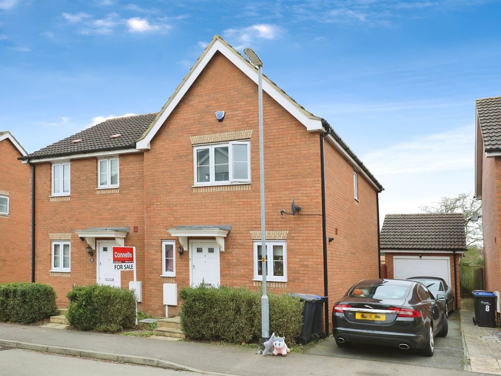 3 bed semidetached house for sale in Gregory Gardens, Abington