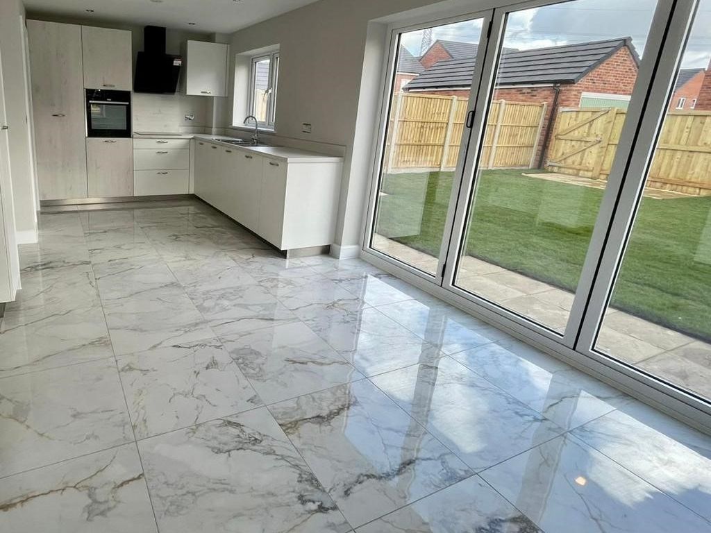 4 bed detached house to rent in Bowen Drive, Armthorpe, Doncaster DN3