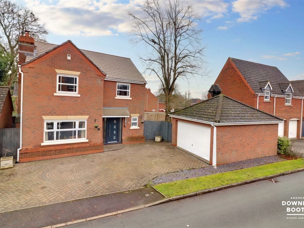 4 bed detached house for sale in Selwyn Road, Burntwood WS7, £430,000