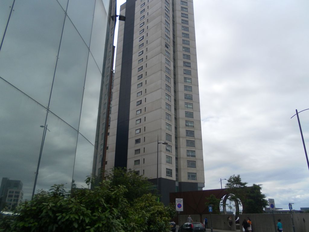 2 bed flat to rent in Old Hall Street 111, Liverpool City Centre