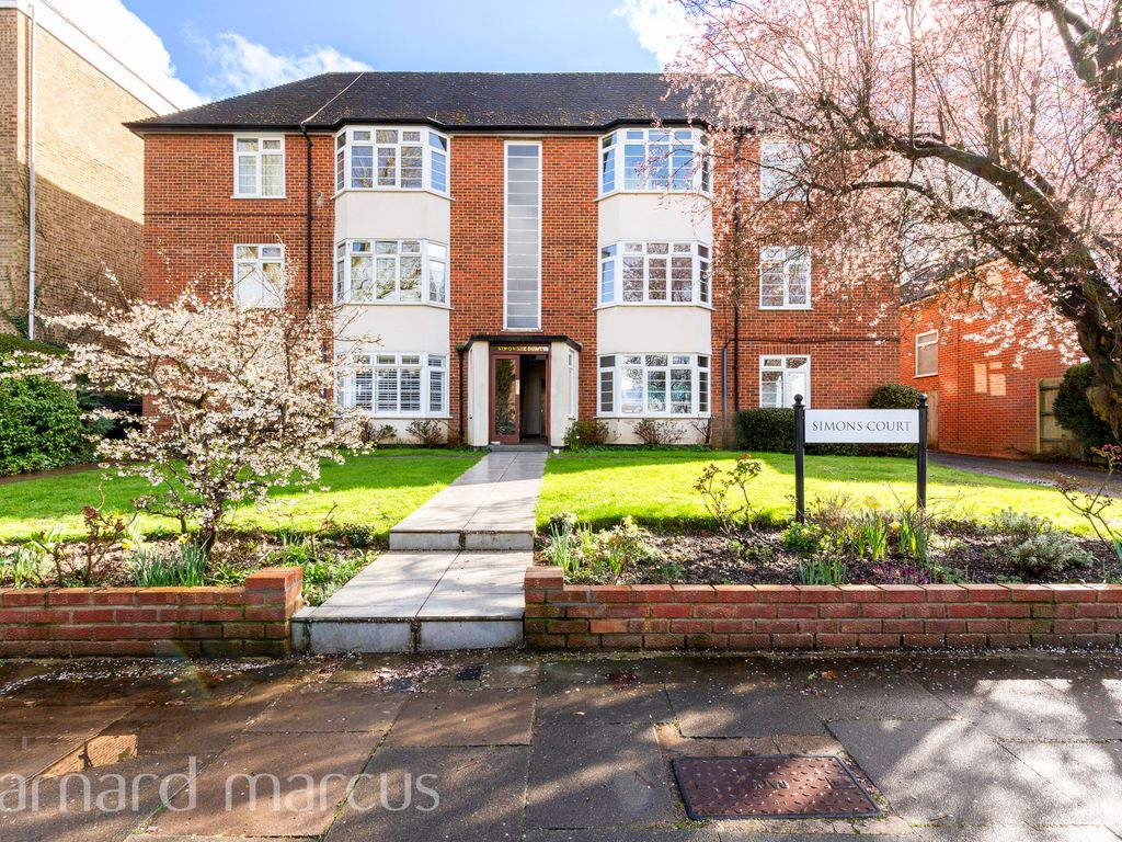 2 bed flat to rent in Lovelace Road, Surbiton KT6, £1,850 pcm Zoopla