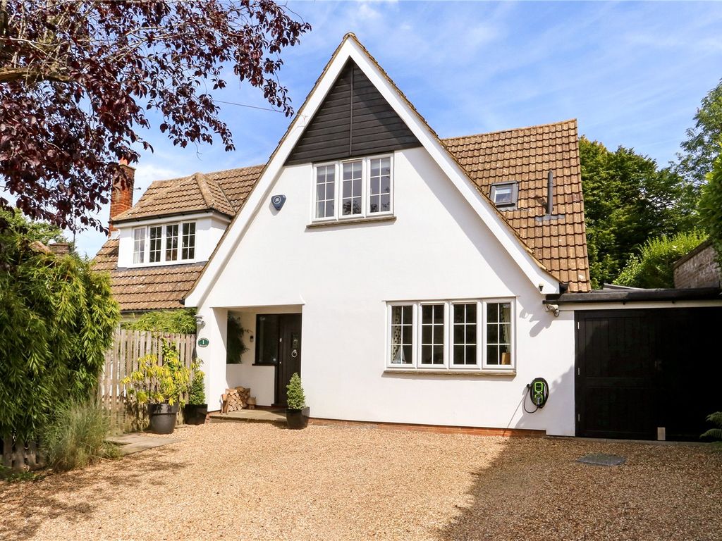 4 bed detached house for sale in Grasmere Avenue, Harpenden
