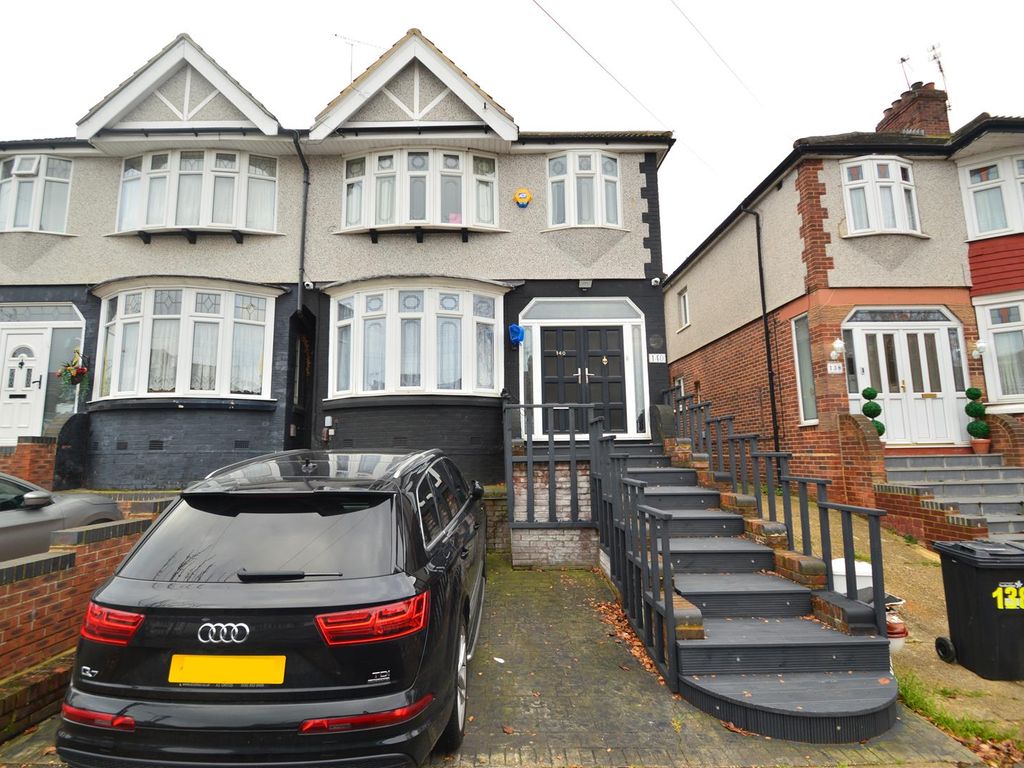 3 bed semidetached house for sale in Herent Drive, Clayhall IG5, £