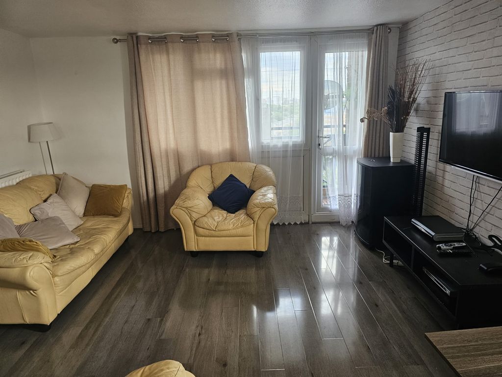 1 bed flat to rent in Grantham Road, London E12 Zoopla