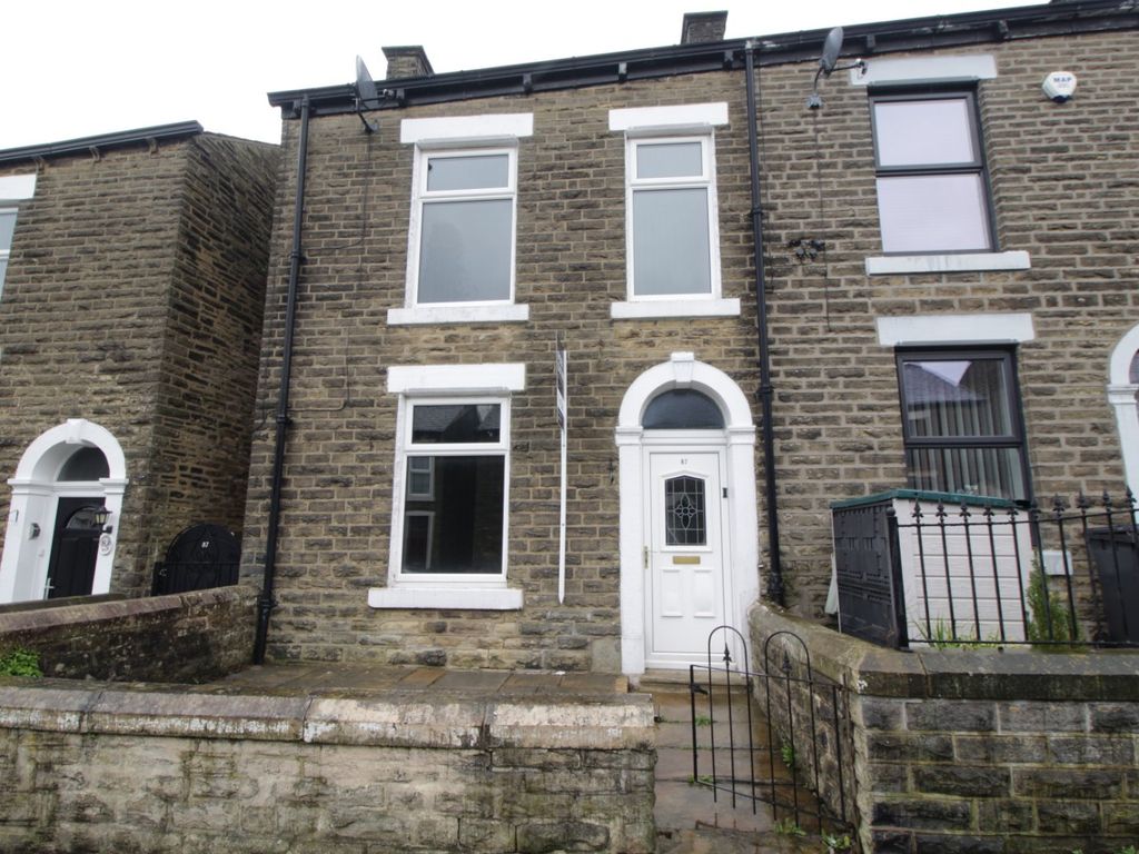 3 bed end terrace house to rent in St. Marys Road, Glossop, Derbyshire