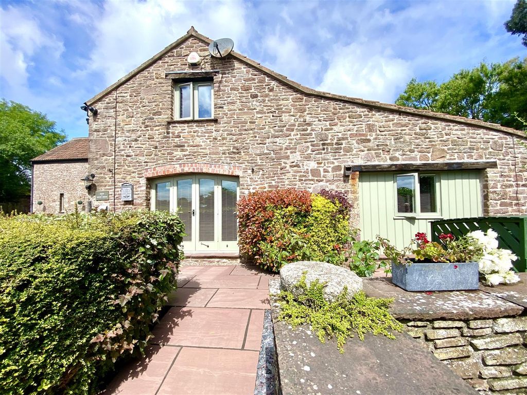 3 bed barn conversion for sale in Main Road, Woolaston, Lydney GL15