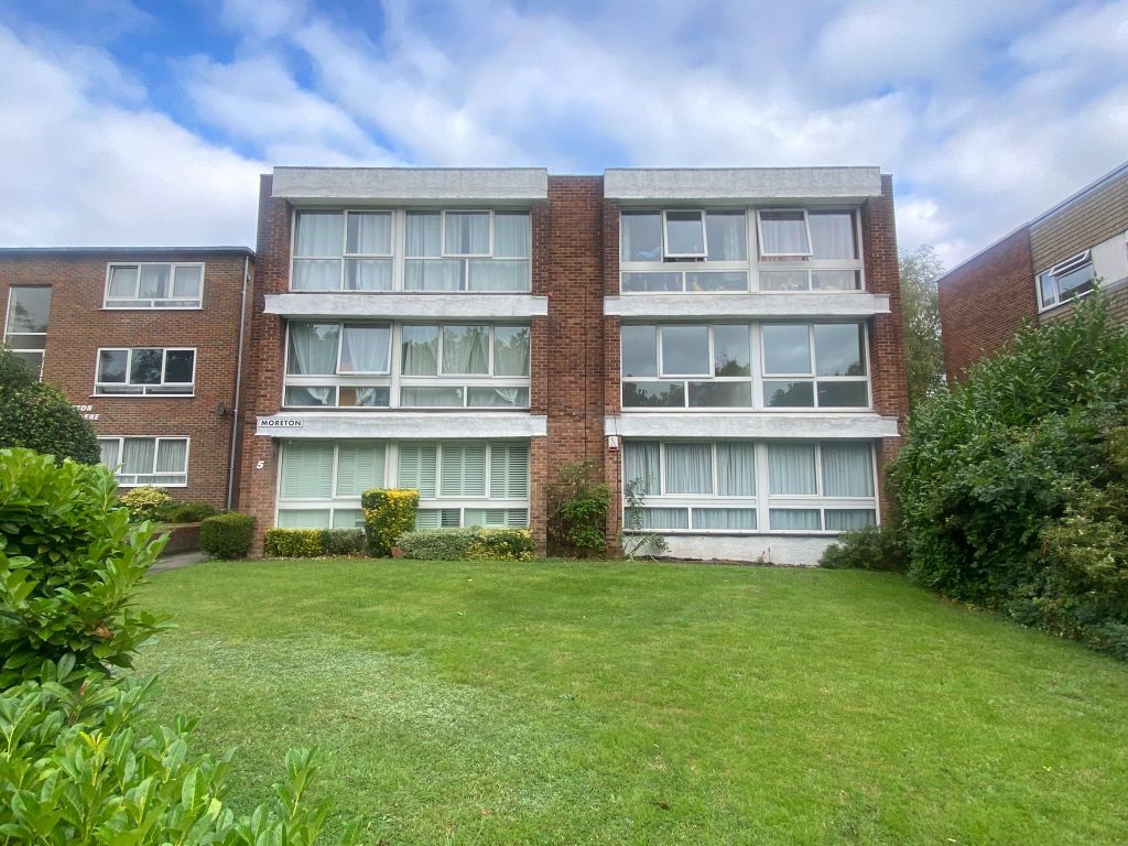 2 bed flat to rent in Moreton Court, Moreton, Sidcup, Kent DA14, £1,500