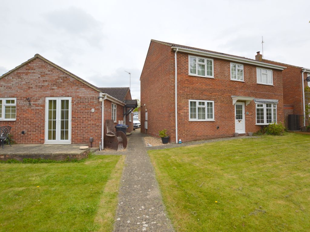 4 bed detached house for sale in Halifax Road, Bowerhill, Melksham SN12