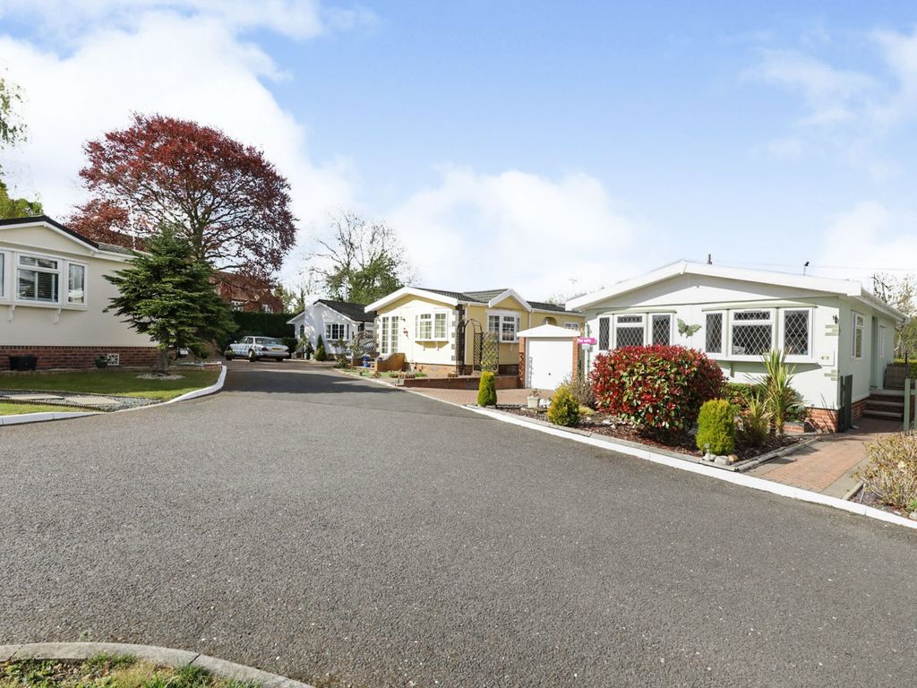 2 bed mobile/park home for sale in Eastfield Park, Tuxford, Newark NG22 Zoopla