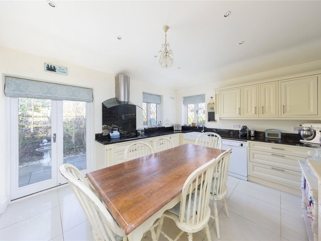 Property Details For Ivy Cottage Toot Hill Road Greensted Ongar