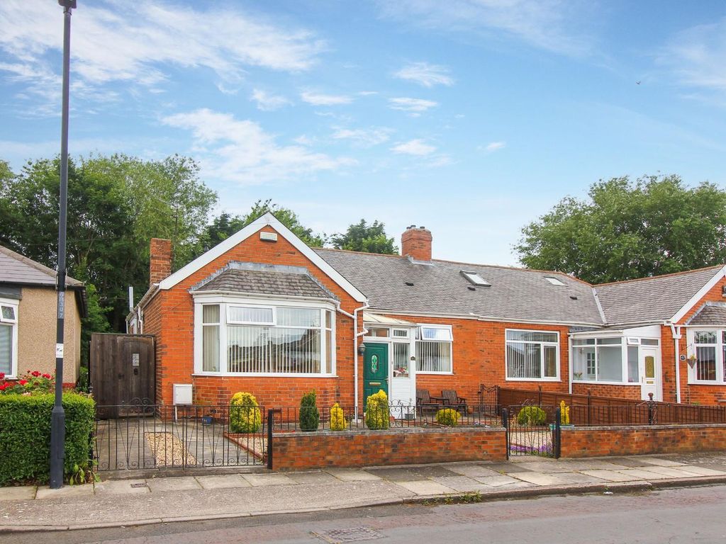 3 bed semidetached bungalow for sale in Broomfield Avenue, Walkerville