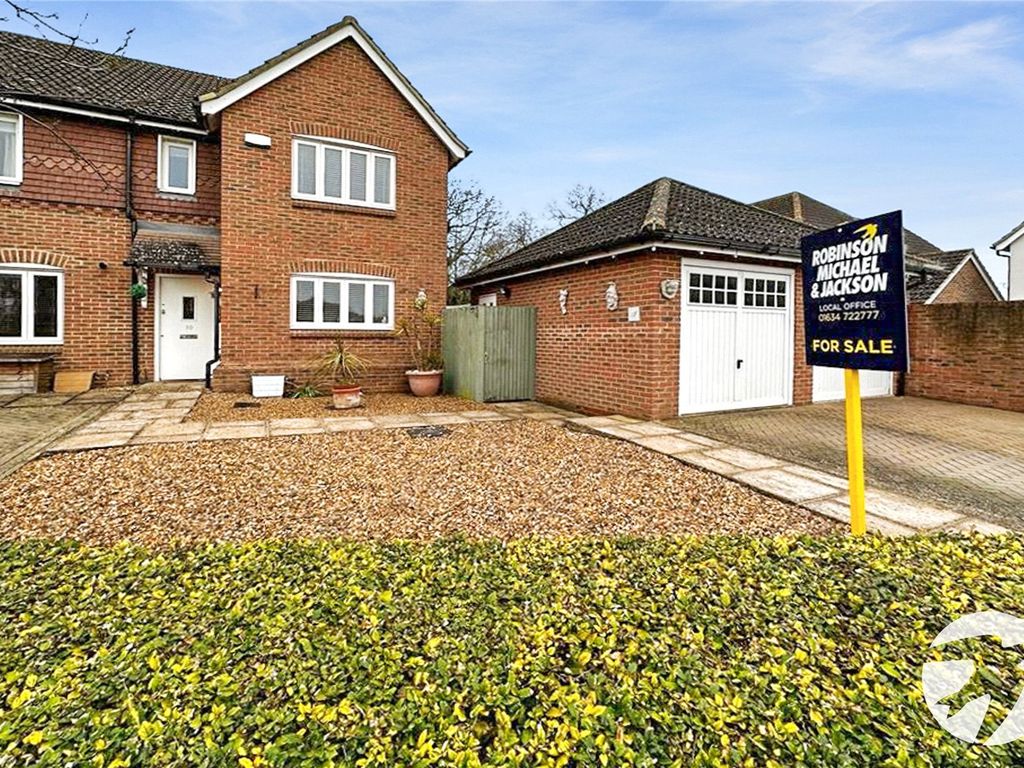 3 bed end terrace house for sale in Bronte Close, Cliffe Woods