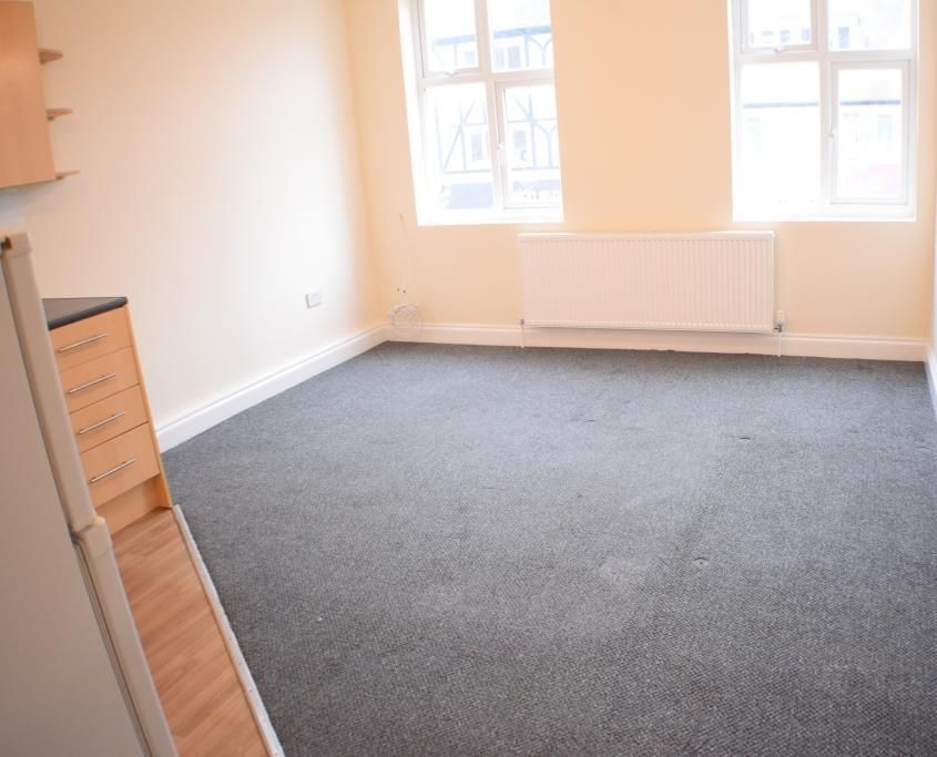 1 bed flat to rent in High Road, Loughton, East London IG10 Zoopla