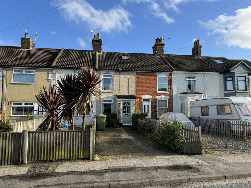 4 bed terraced house for sale in Beccles Road, Lowestoft NR33, £190,000 Zoopla