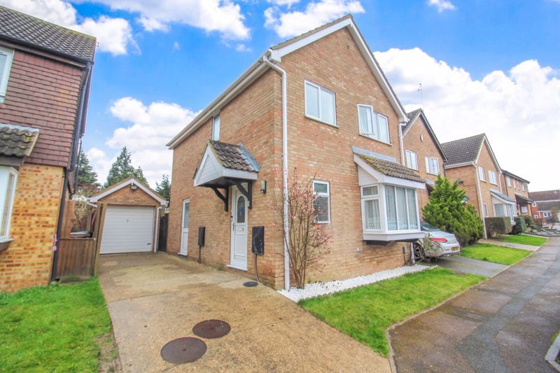 4 bed detached house for sale in Fieldfare Green, Luton LU4 Zoopla