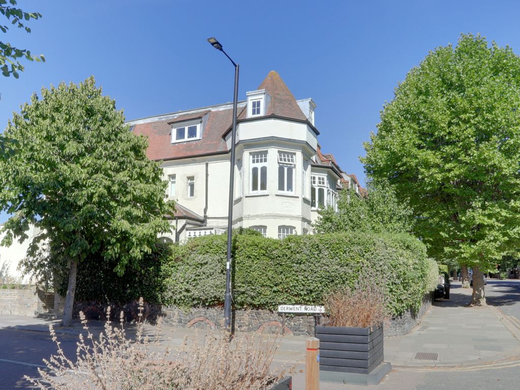 1 bed flat for sale in Fox Lane, Palmers Green N13 Zoopla