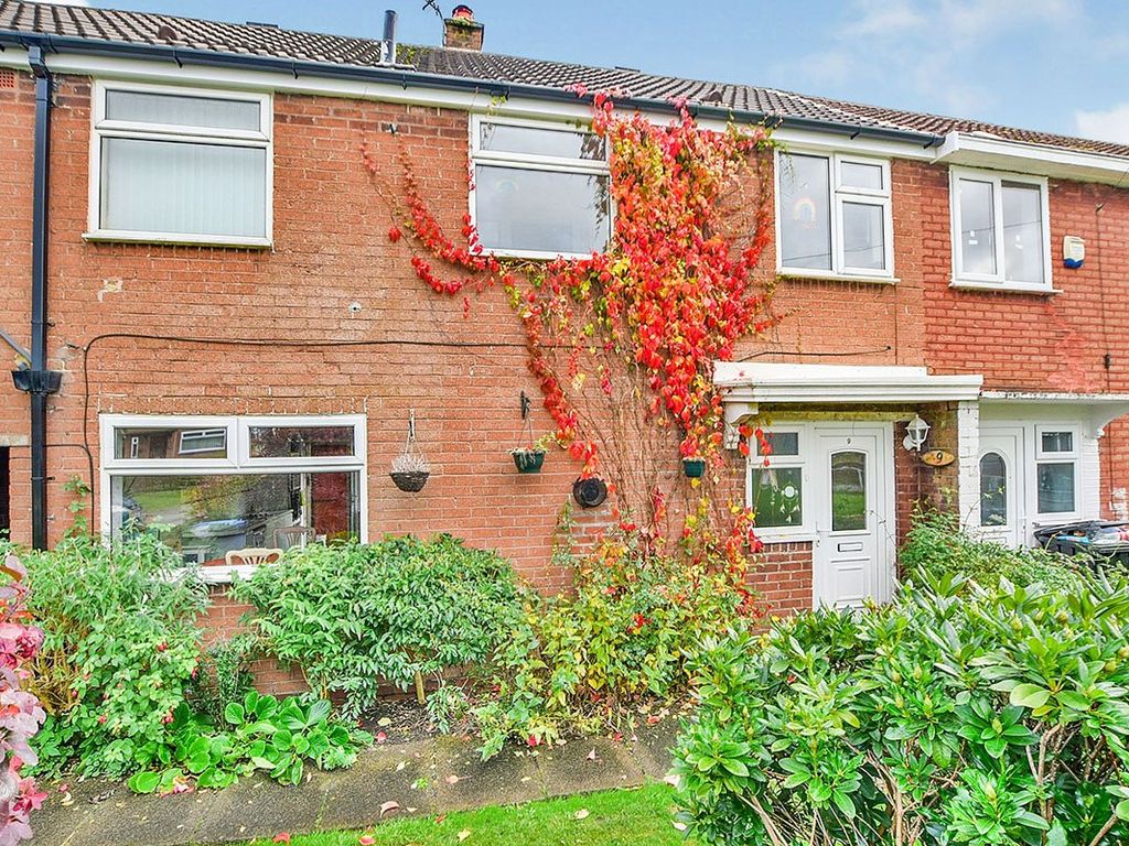 3 bed terraced house for sale in Sealand Close, Sale, Greater Manchester M33 Zoopla