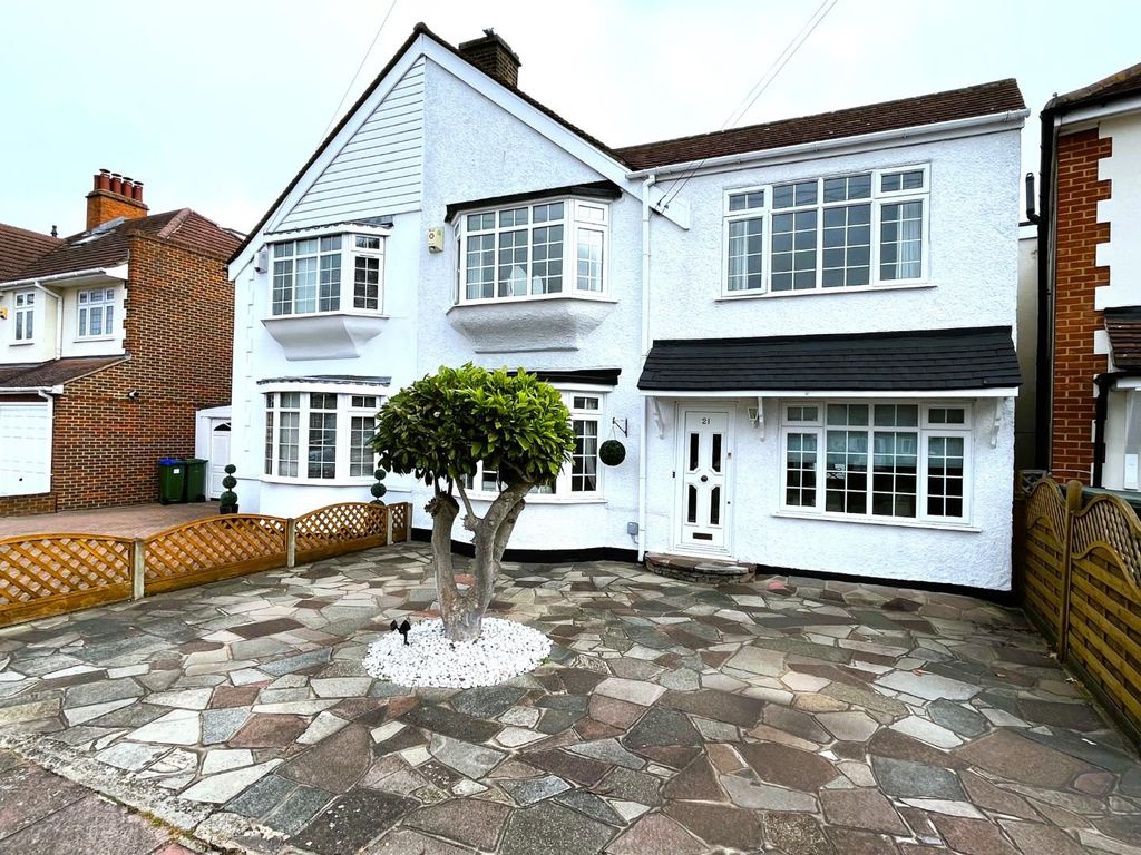 4 bed semidetached house for sale in Blenheim Road, Sidcup DA15, £