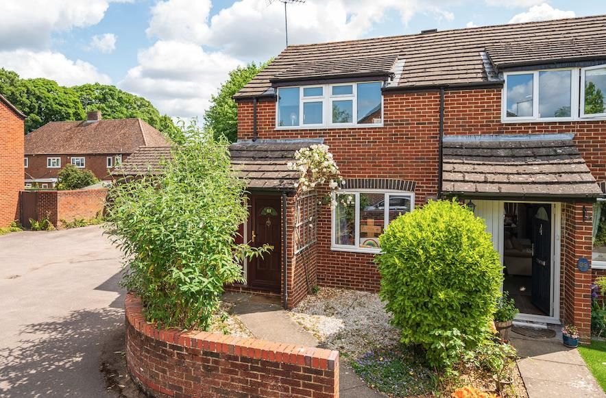 3 bed end terrace house for sale in King James Way, HenleyOnThames