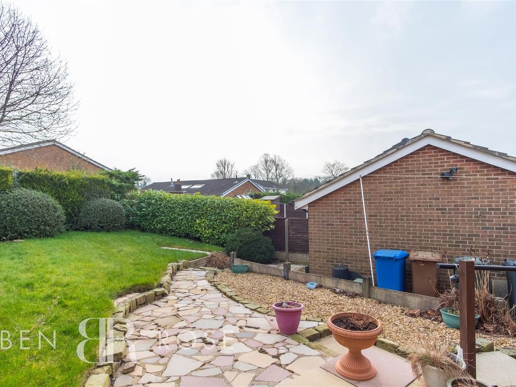2 bed detached bungalow for sale in Higher Meadow, ClaytonLeWoods