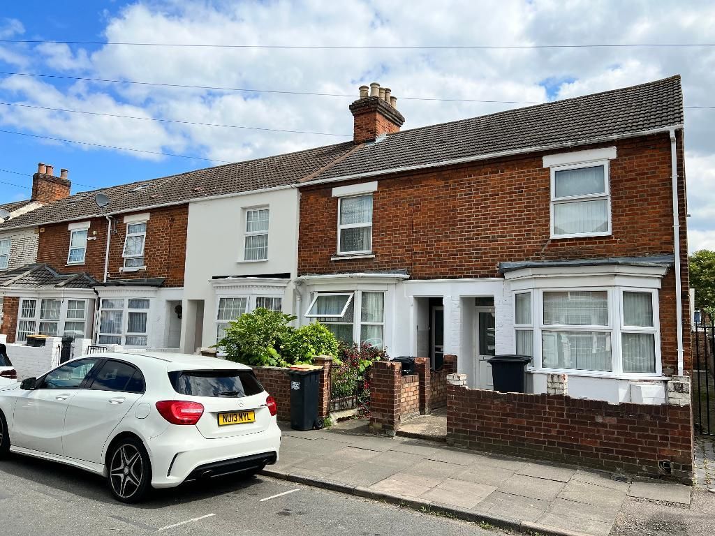 3 bed terraced house for sale in Cromwell Road, Bedford MK40 Zoopla