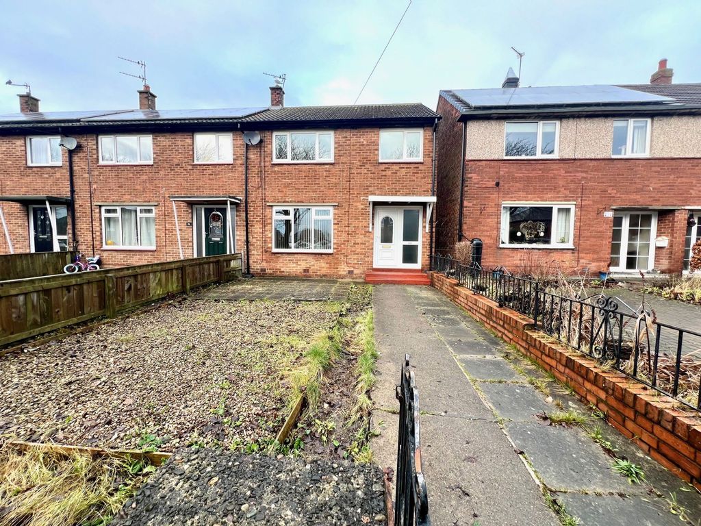 3 bed semidetached house to rent in Verne Road, North Shields NE29, £