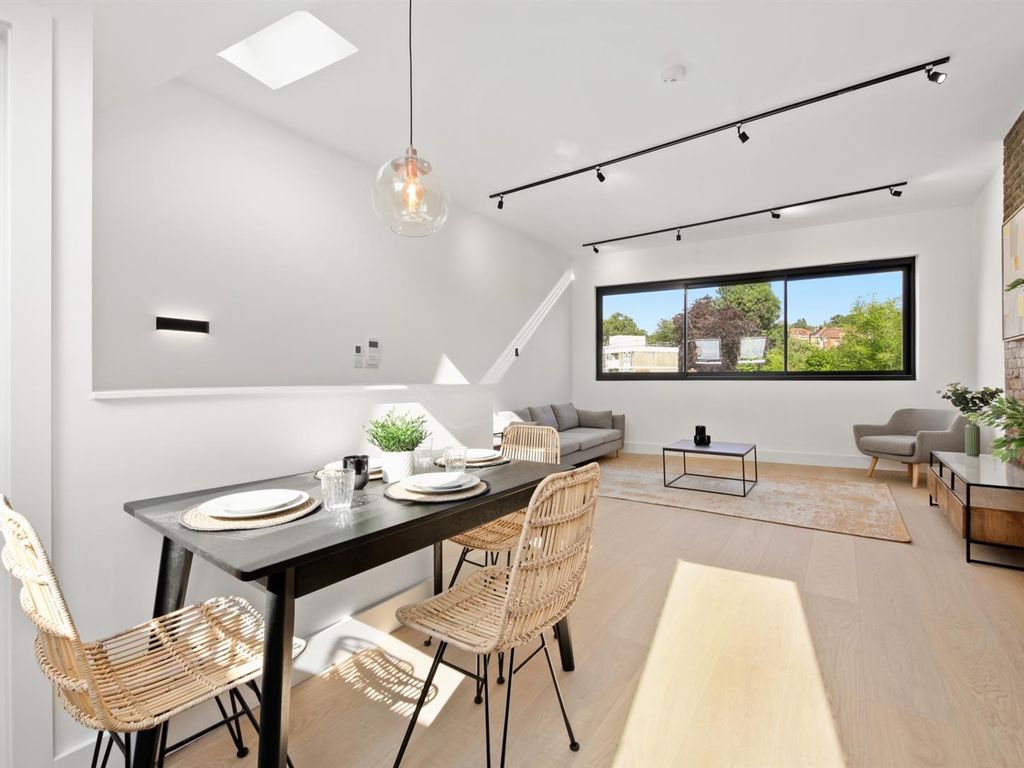 Finchley Road, Childs Hill NW2  