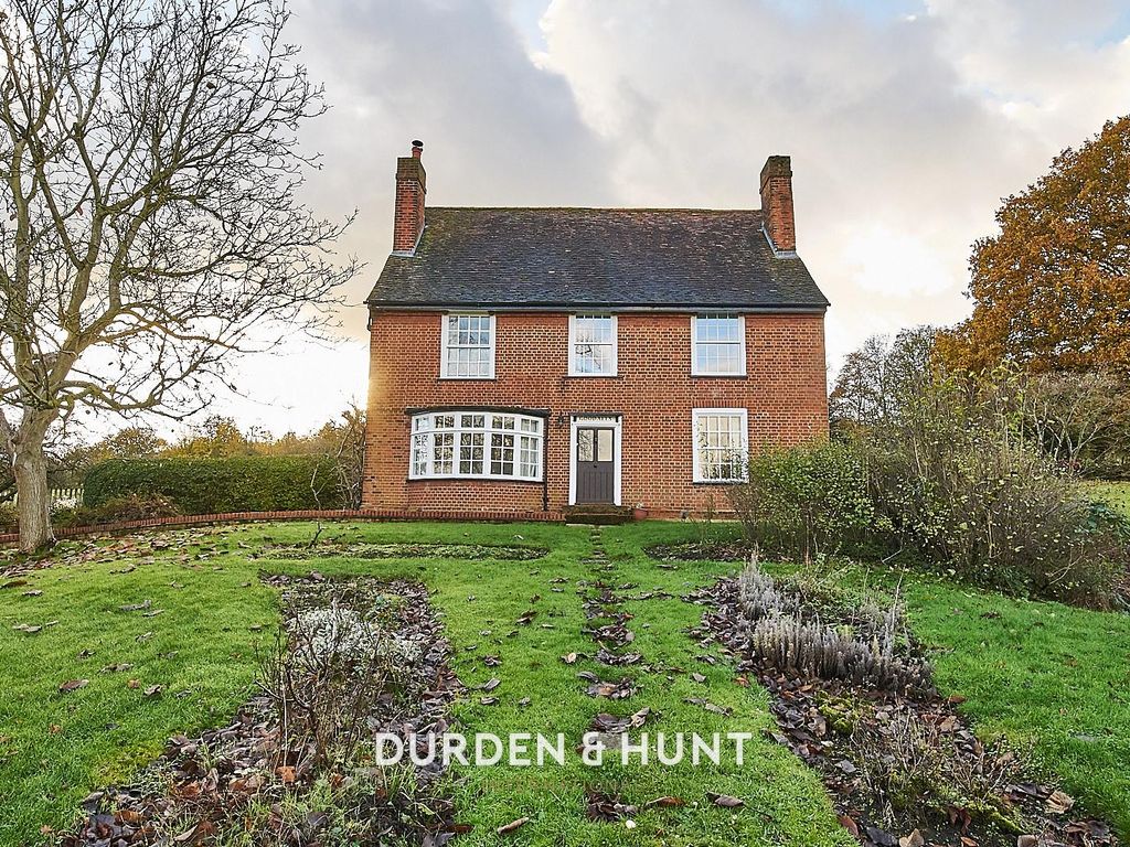 4 bed detached house to rent in Middle Street, Nazeing EN9, £3,000 pcm