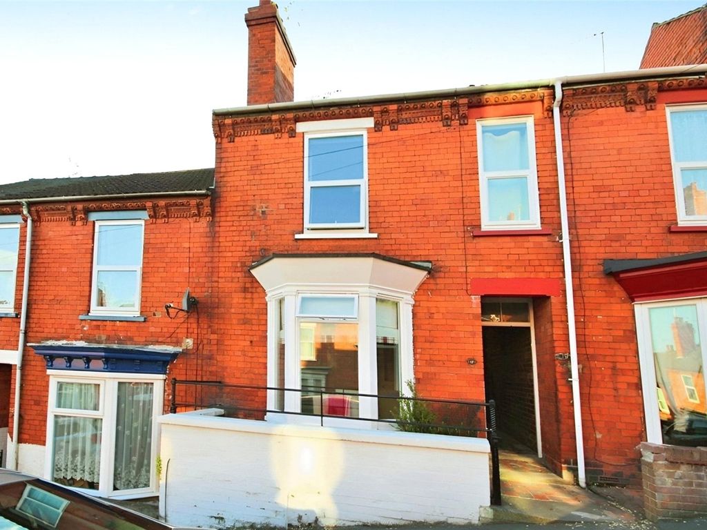 2 bed terraced house to rent in Laceby Street, Lincoln LN2, £750 pcm