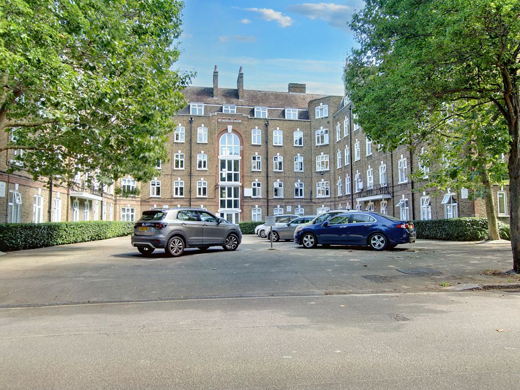 4 bed flat to rent in St Nicholas House, (Pp286), Deptford SE8, £2,500