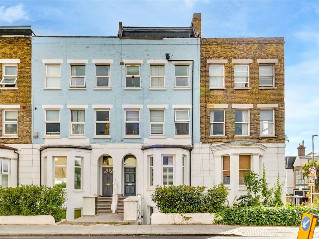 2 bed flat to rent in Trinity Road, London SW17, £2,000 pcm Zoopla