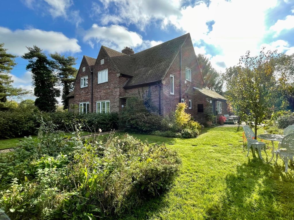 3 bed semidetached house for sale in Holland Road, Horbling NG34, £