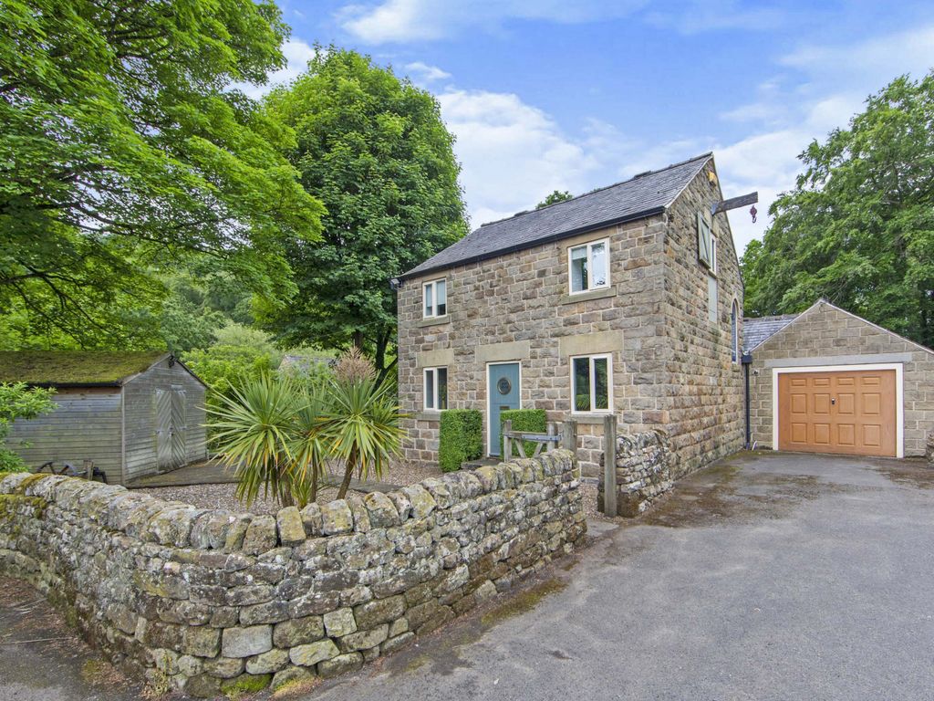 4 bed detached house for sale in Little Matlock Hamlet, Low Matlock
