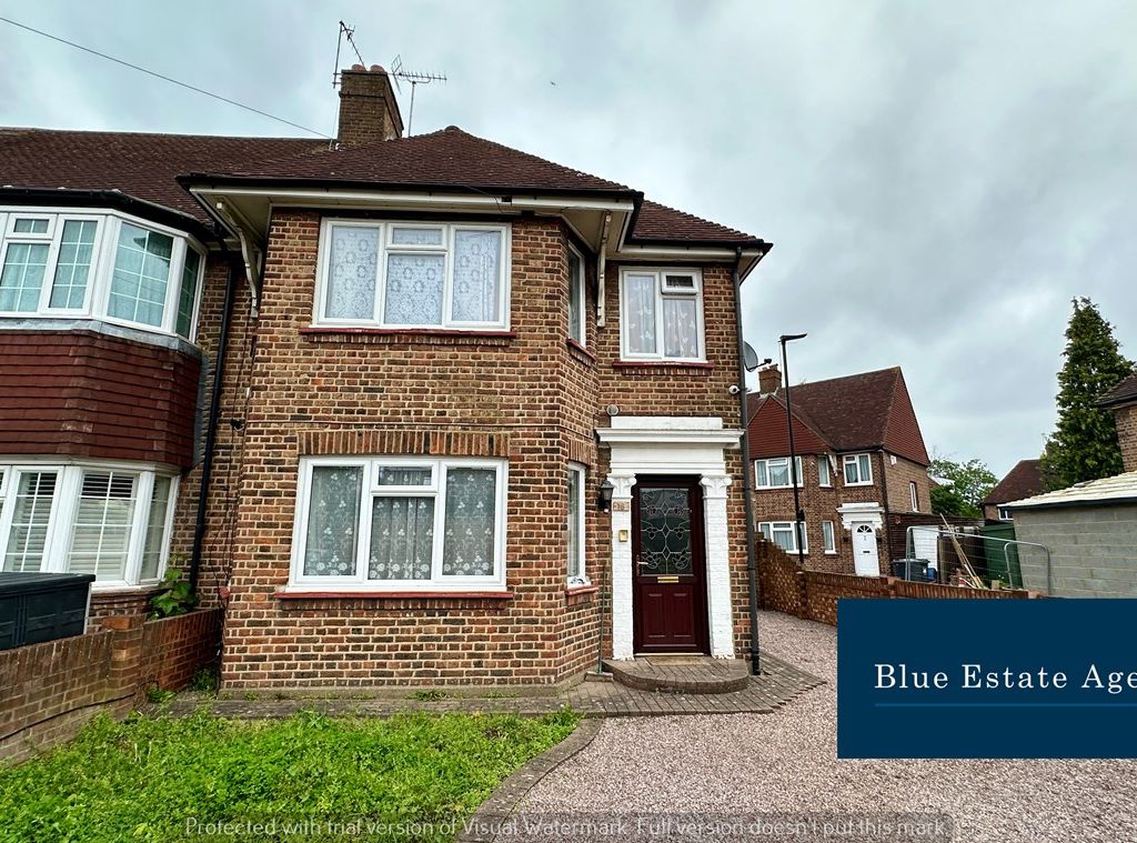 3 bed end terrace house for sale in Epworth Road, Isleworth TW7, £